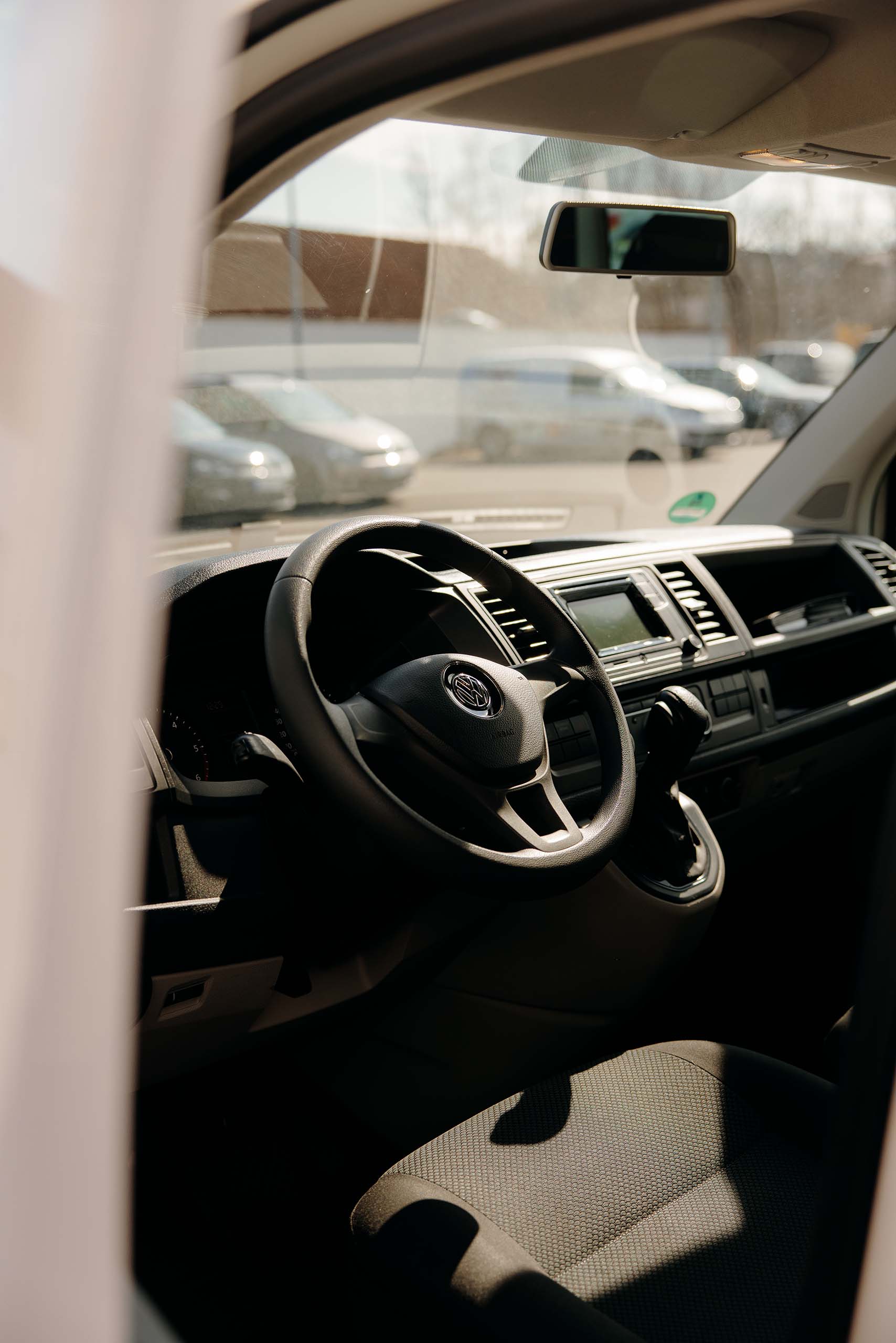 Aufnahme vom Innenraum eines Fahrzeuges Aufnahme vom Innenraum eines Fahrzeuges